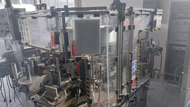 Used labeller P.E. 7.000 bph — 2