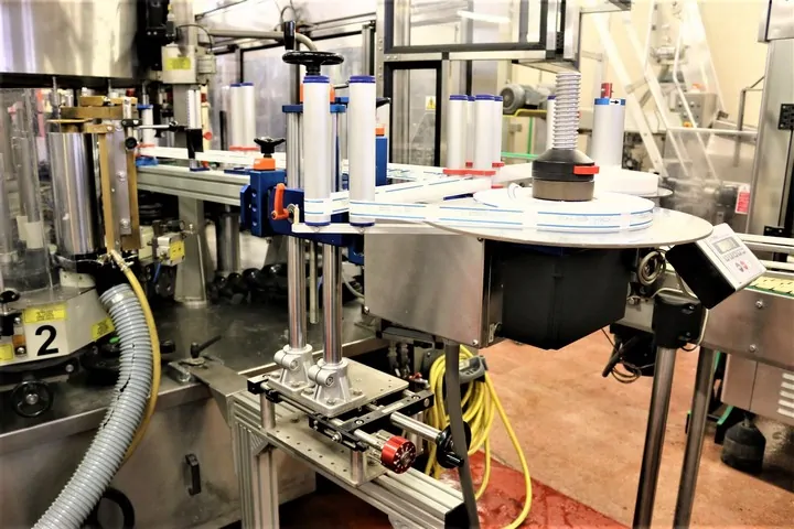 Used labeller P.E. adhesive 12.000 bph — 9