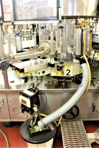 Used labeller P.E. adhesive 12.000 bph — 10