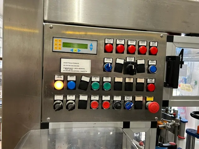 Used labeller P.E. Master m/e — 2