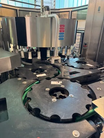 Used Labeller Sacmi Opera 300 adhesive — 8