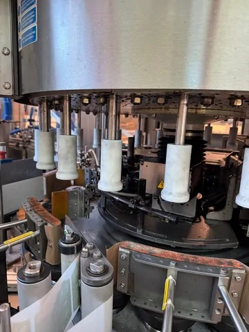 Used Labeller Sacmi Opera 300 adhesive — 10