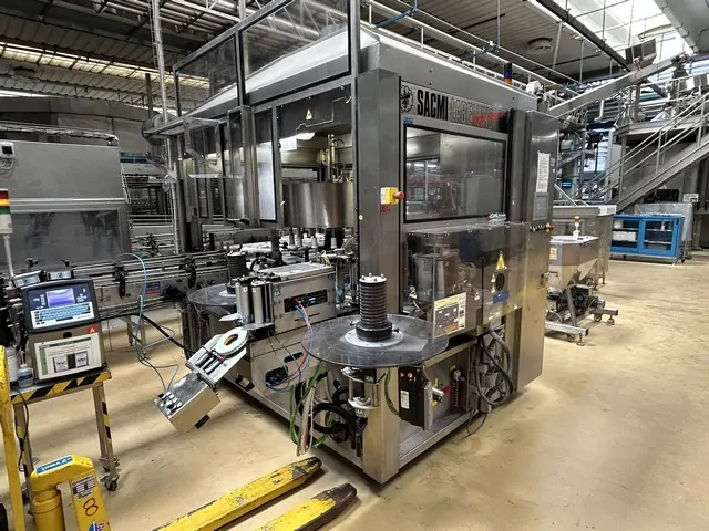 Used Labeller Sacmi Roll-Fed Opera 200 RF — 2