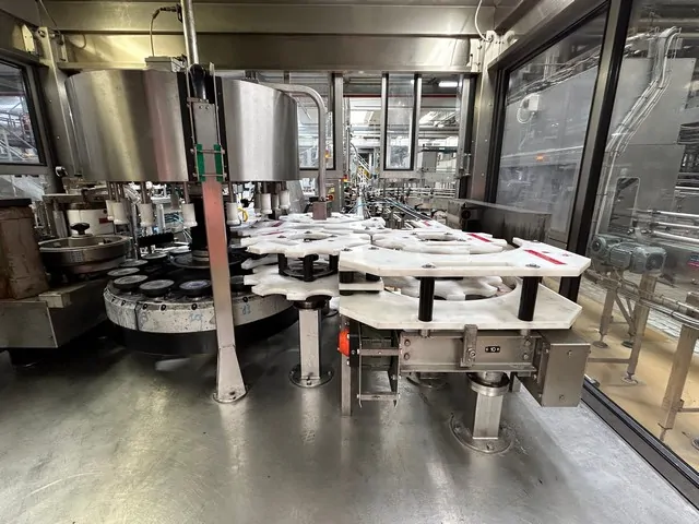 Used Labeller Sacmi Roll-Fed Opera 200 RF — 4