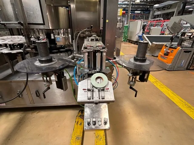 Used Labeller Sacmi Roll-Fed Opera 200 RF — 7