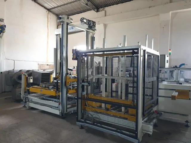 Used Palletizer Lita & Pallet Wrapper Tosa