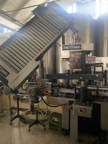 Used Wirehooder Robino&Galandrino 5.000 bph — 2