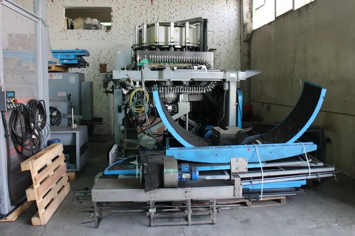 Used PET Blower Sipa Sfr 16 — 5