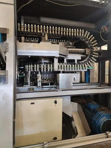 Used Blow Moulding Machine Sipa Sfr 16 — 3