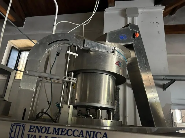 Used Capper Enolmeccanica 4T Stelvin 2013 — 10