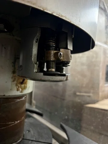 Used Bertolaso capper — 3