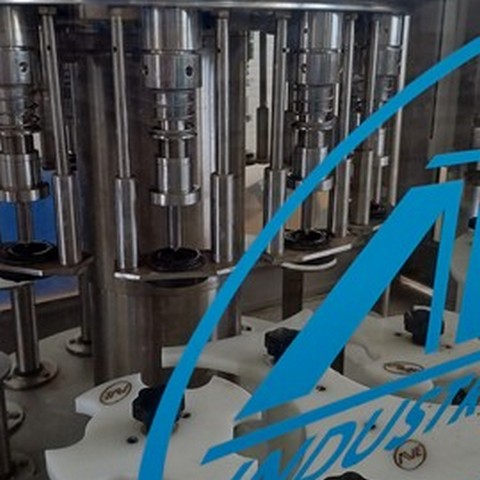 Linea di imbottigliamento Ave usata per olio 1.500 bph